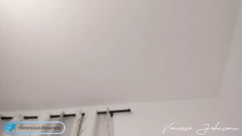 vanessajohnsonn online show from 01.04.25