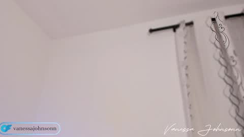 vanessajohnsonn online show from 01.27.25
