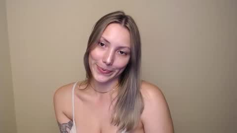 Snapshot of vanessakim_ chatting on 09.08.25 Vanessa online show from 09.08.25