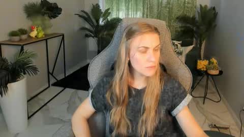 Vanessa online show from 10.20.25