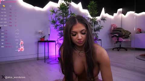 Vanessa Simon online show from 12.28.24