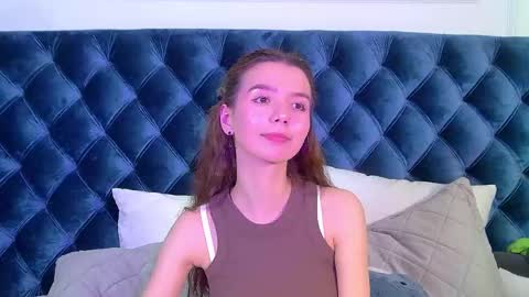 Snapshot of vanessavienne chatting on 04.18.26 VanessaVienne online show from 04.18.26