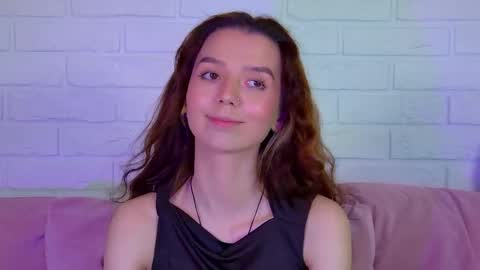 Snapshot of vanessavienne chatting on 04.19.26 VanessaVienne online show from 04.19.26