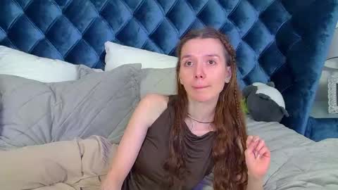 Snapshot of vanessavienne chatting on 04.21.26 VanessaVienne online show from 04.21.26