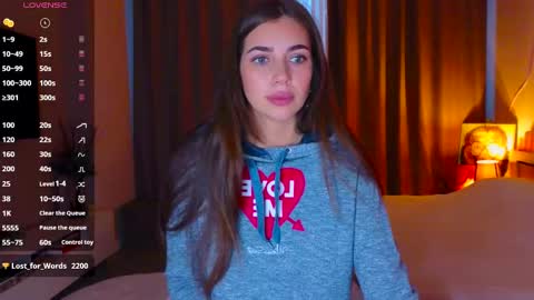 Snapshot of vanilla_tori chatting on 01.30.25 Elika online show from 01.30.25