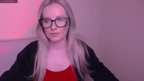 Mia online show from 11.15.25