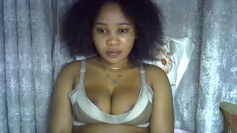 Snapshot of vanillavenus chatting on 06.17.26 vanillavenus online show from 06.17.26