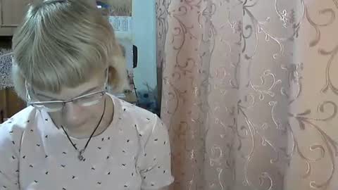 Snapshot of vanillaxcreamy chatting on 12.11.24 Vanillaxcreamy online show from 12.11.24