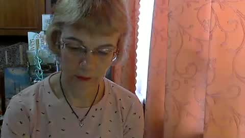 Snapshot of vanillaxcreamy chatting on 02.05.25 Vanillaxcreamy online show from 02.05.25