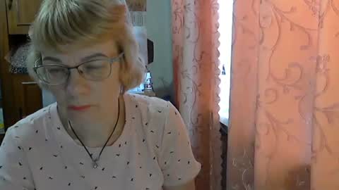 Snapshot of vanillaxcreamy chatting on 03.02.25 Vanillaxcreamy online show from 03.02.25