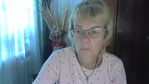 Snapshot of vanillaxcreamy chatting on 09.30.25 Vanillaxcreamy online show from 09.30.25