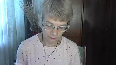 Snapshot of vanillaxcreamy chatting on 10.13.25 Vanillaxcreamy online show from 10.13.25