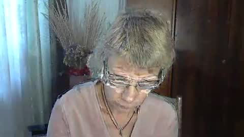 Snapshot of vanillaxcreamy chatting on 10.17.25 Vanillaxcreamy online show from 10.17.25