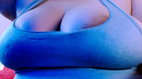 Snapshot of vanne_amet chatting on 03.23.26 free follow me online show from 03.23.26