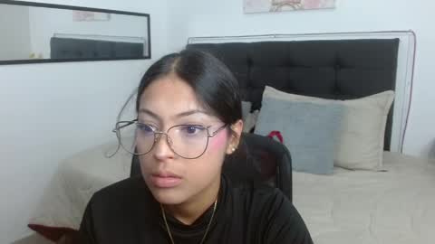 Snapshot of vannesweet_ chatting on 04.26.26 vane online show from 04.26.26