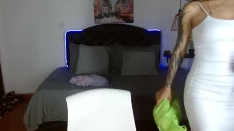 Snapshot of vannesweet_ chatting on 05.15.26 vane online show from 05.15.26