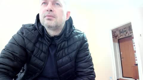 Snapshot of vano_822 chatting on 11.22.25 vano_822 online show from 11.22.25