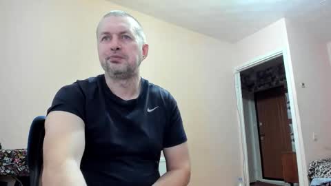 Snapshot of vano_822 chatting on 11.23.25 vano_822 online show from 11.23.25