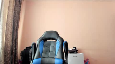 Snapshot of vano_822 chatting on 02.18.26 vano_822 online show from 02.18.26