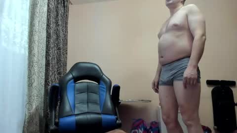 Snapshot of vano_822 chatting on 04.28.26 vano_822 online show from 04.28.26