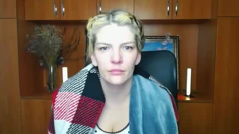 Snapshot of vanrey_ chatting on 05.03.26 Vanessa online show from 05.03.26