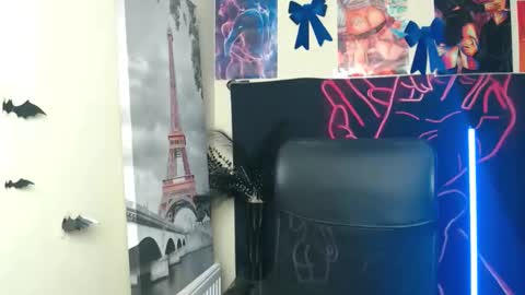 Snapshot of vanrey_ chatting on 05.14.26 Vanessa online show from 05.14.26