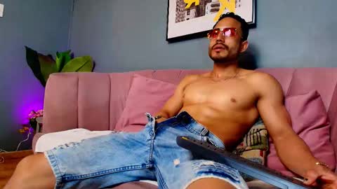 Vans Ross online show from 03.06.26