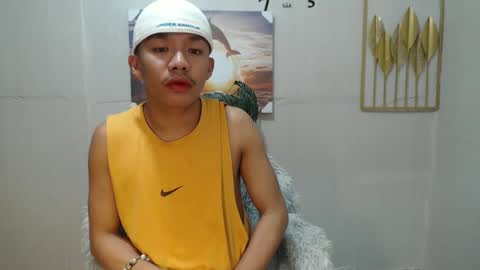 Snapshot of vanxxx2005 chatting on 12.08.24 vanxxx2005 online show from 12.08.24