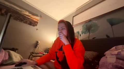 Snapshot of vaua089 chatting on 10.18.25 vaua089 online show from 10.18.25
