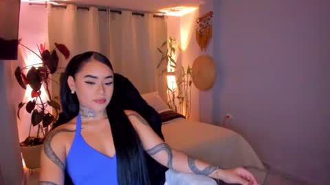 Snapshot of vayolett_bass chatting on 06.23.26 Vayolett Bass online show from 06.23.26