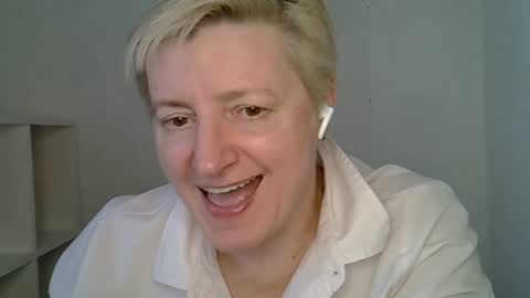 Snapshot of vea_motty chatting on 02.06.26 vea_motty online show from 02.06.26