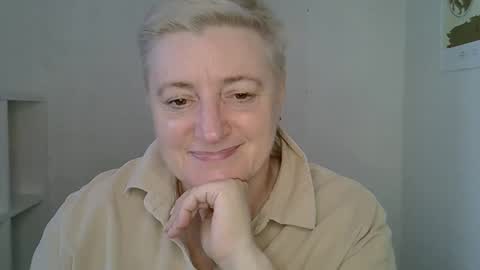 Snapshot of vea_motty chatting on 02.17.26 vea_motty online show from 02.17.26