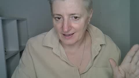 Snapshot of vea_motty chatting on 02.19.26 vea_motty online show from 02.19.26