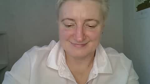 Snapshot of vea_motty chatting on 02.20.26 vea_motty online show from 02.20.26