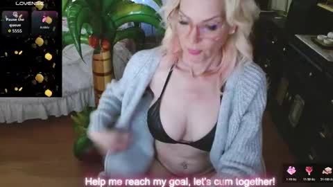 Snapshot of veafreeze chatting on 02.01.26 veafreeze online show from 02.01.26