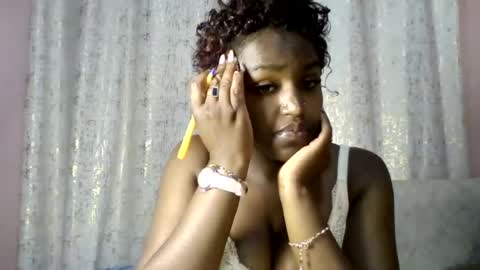 Snapshot of vee_quest chatting on 06.22.26 vee_quest online show from 06.22.26
