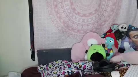 Veronica Lehane online show from 12.27.24