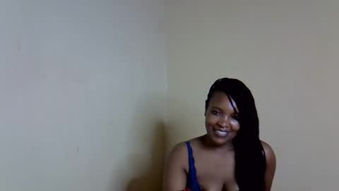 Snapshot of veesazii chatting on 12.18.25 veesazii online show from 12.18.25