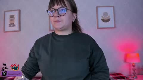 Vee Simons online show from 09.12.25