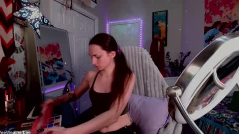 Violet Weatherbee online show from 09.16.25