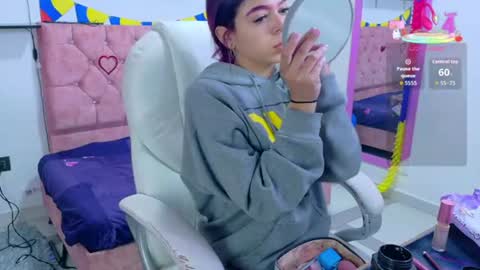 Snapshot of velinahoneyy chatting on 07.09.26 velinahoneyy online show from 07.09.26