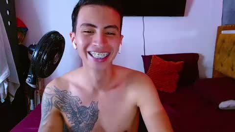 Snapshot of velk_hot1 chatting on 06.25.26 velk_hot1 online show from 06.25.26
