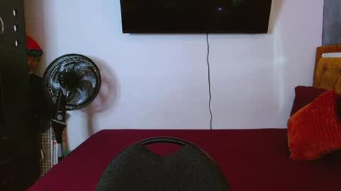 Snapshot of velk_hot1 chatting on 06.30.26 velk_hot1 online show from 06.30.26