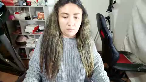 Snapshot of vellarossa chatting on 04.20.26 Im VelaI will be Christmas and New Year with my family December 22 to January 13 I will miss you guys. online show from 04.20.26