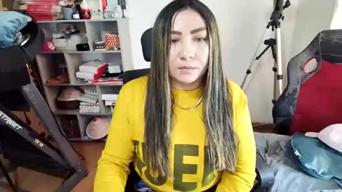 Snapshot of vellarossa chatting on 05.16.26 Im VelaI will be Christmas and New Year with my family December 22 to January 13 I will miss you guys. online show from 05.16.26