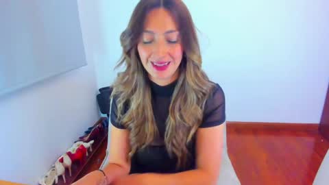 Snapshot of velourmuse chatting on 05.16.26 Sara online show from 05.16.26