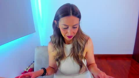 Snapshot of velourmuse chatting on 05.25.26 Sara online show from 05.25.26