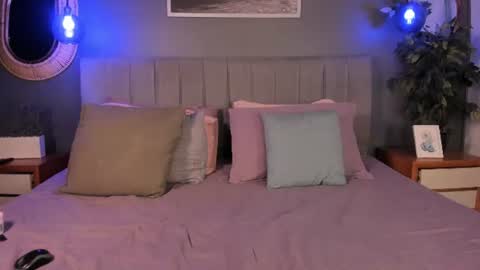 Snapshot of veluna_ chatting on 06.30.26 veluna_ online show from 06.30.26