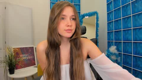 velvet_cherry online show from 12.18.24