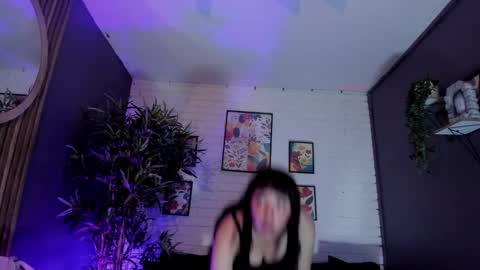 Isabella  online show from 12.14.25